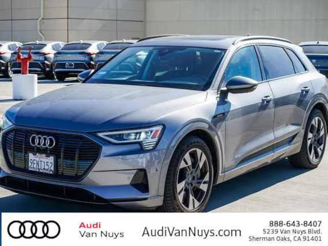 2023 Audi e-tron Premium AWD photo