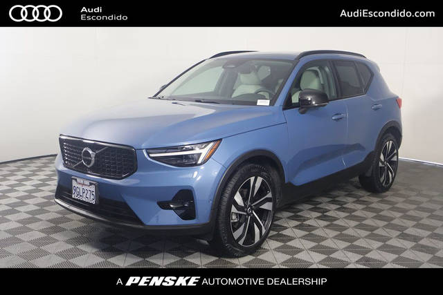 2023 Volvo XC40 Ultimate Dark Theme AWD photo