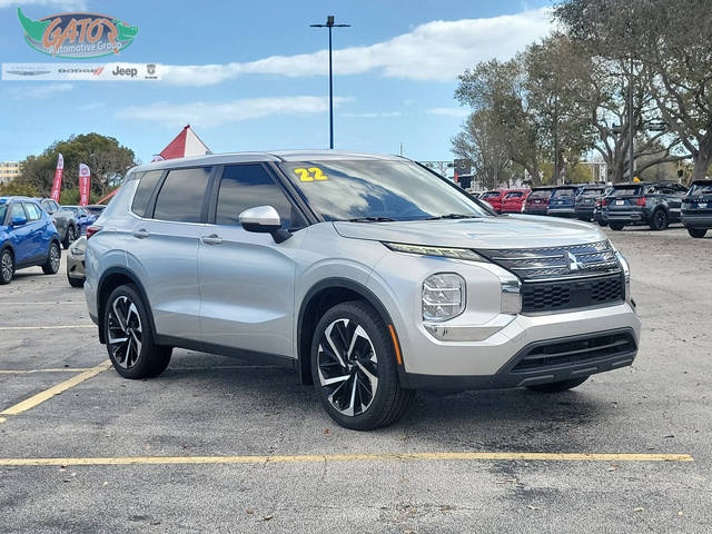 2022 Mitsubishi Outlander ES FWD photo