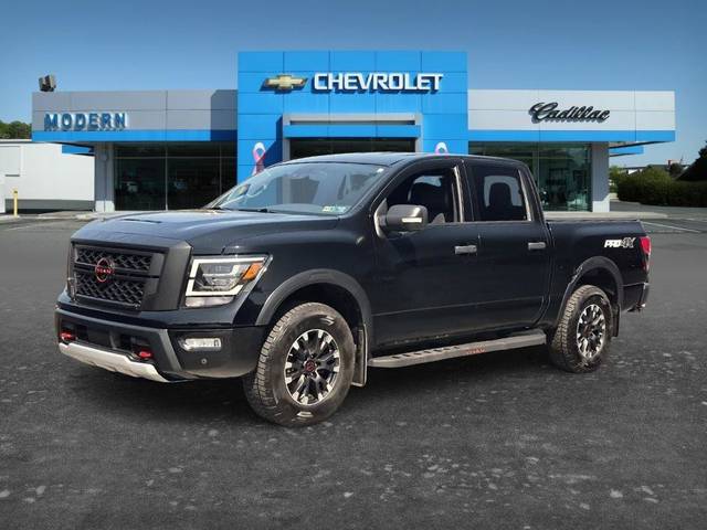 2023 Nissan Titan PRO-4X 4WD photo