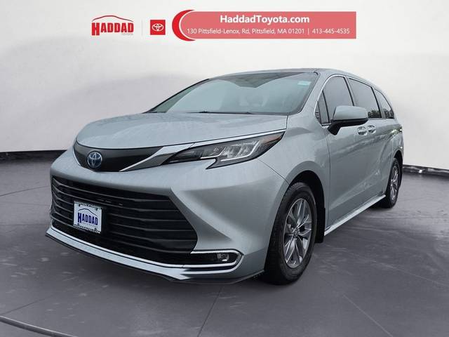 2023 Toyota Sienna XLE FWD photo