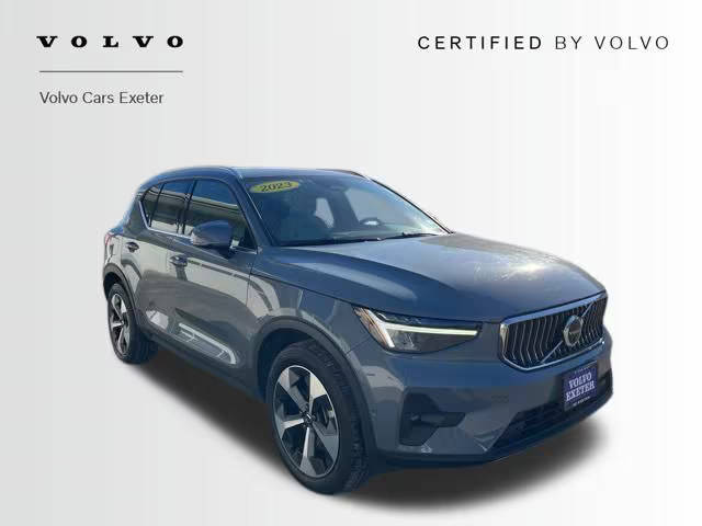 2023 Volvo XC40 Plus Bright Theme AWD photo