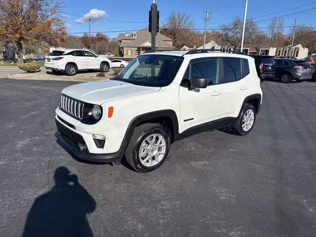2022 Jeep Renegade Latitude 4WD photo