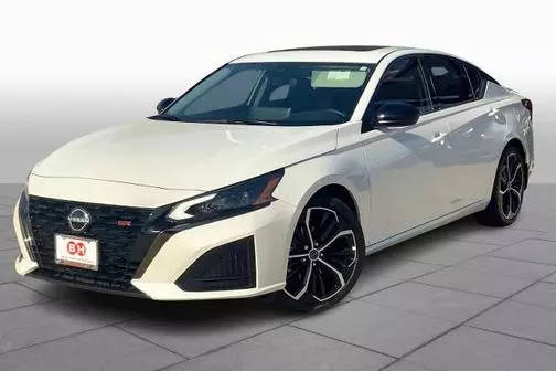 2023 Nissan Altima 2.5 SR FWD photo