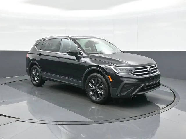 2023 Volkswagen Tiguan SE AWD photo