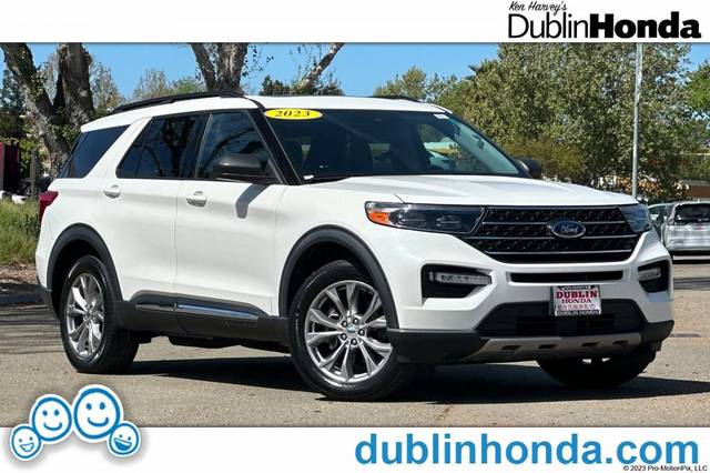 2023 Ford Explorer XLT 4WD photo