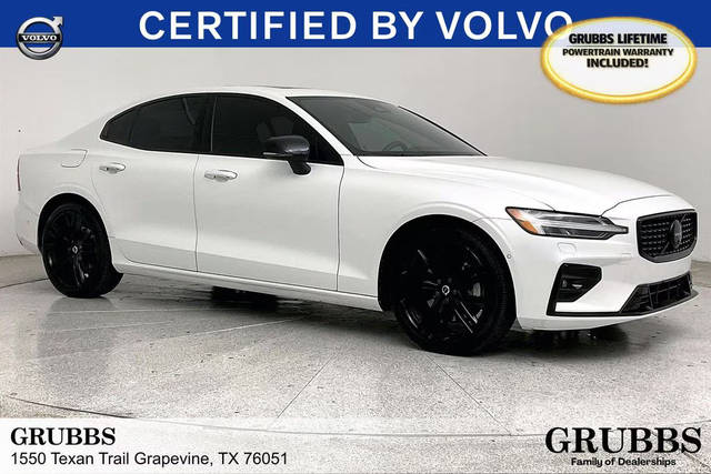 2023 Volvo S60 Plus Black Edition FWD photo