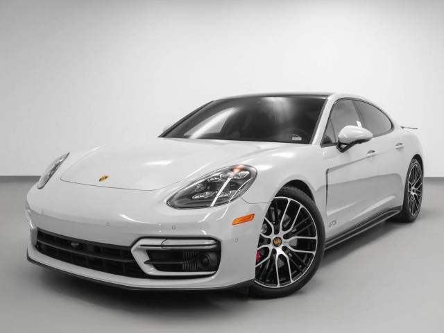 2023 Porsche Panamera GTS AWD photo