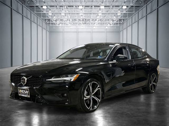 2023 Volvo S60 Plus Dark Theme FWD photo
