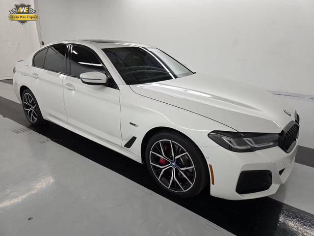 2023 BMW 5 Series 530e RWD photo
