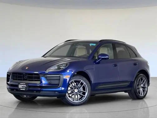 2023 Porsche Macan  AWD photo