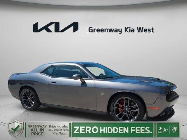 2022 Dodge Challenger R/T Scat Pack RWD photo