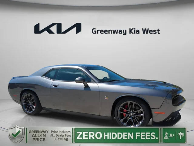 2022 Dodge Challenger R/T Scat Pack RWD photo
