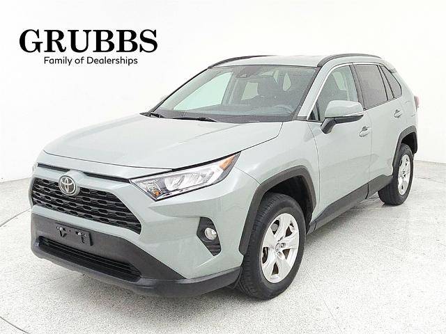 2021 Toyota RAV4 XLE FWD photo