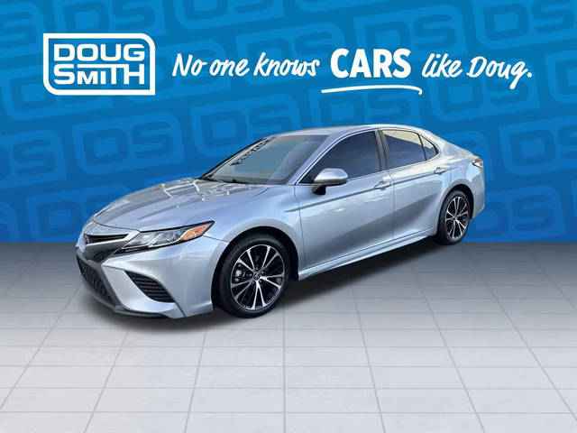 2020 Toyota Camry SE FWD photo