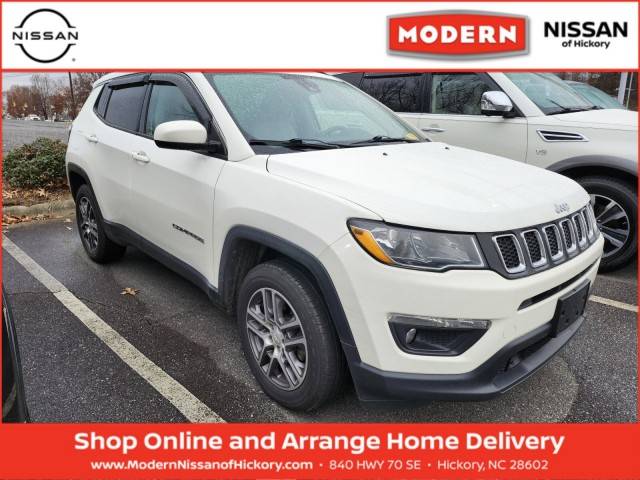 2020 Jeep Compass Latitude w/Sun/Safety Pkg 4WD photo