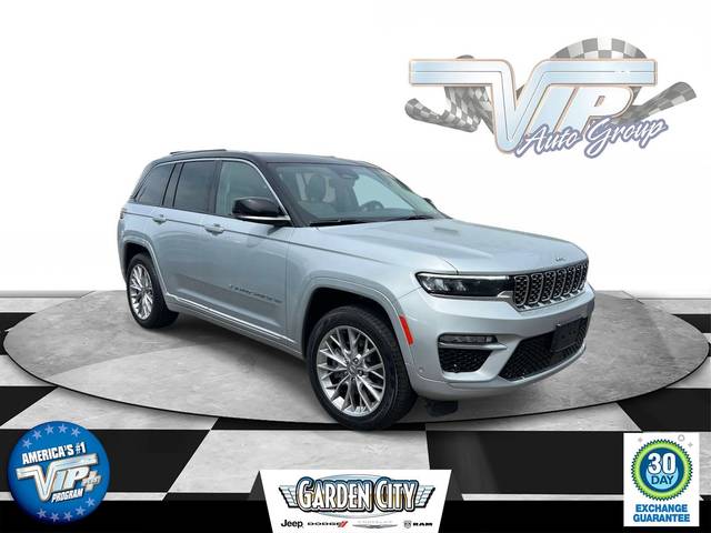 2022 Jeep Grand Cherokee Summit 4WD photo