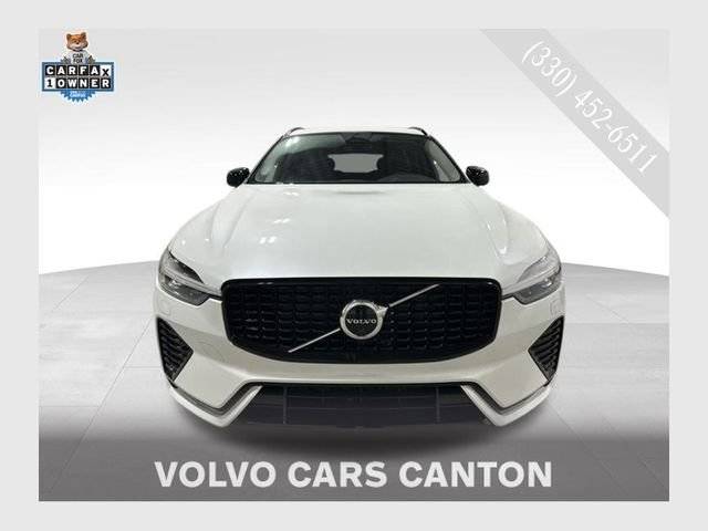 2023 Volvo XC60 Plus Dark Theme AWD photo