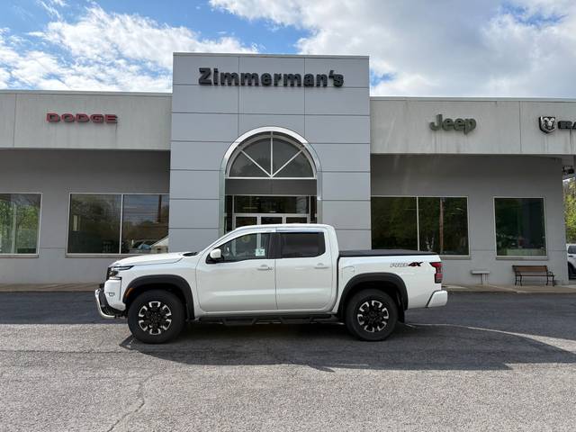2023 Nissan Frontier PRO-4X 4WD photo