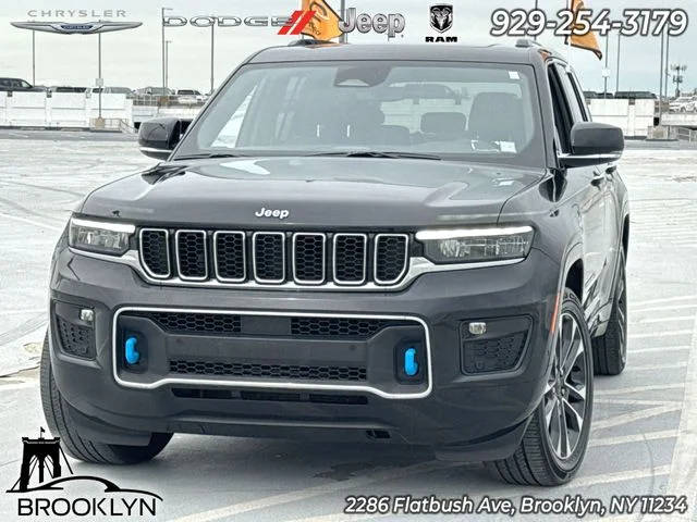 2022 Jeep Grand Cherokee Overland 4WD photo