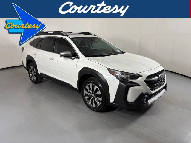 2023 Subaru Outback Touring AWD photo