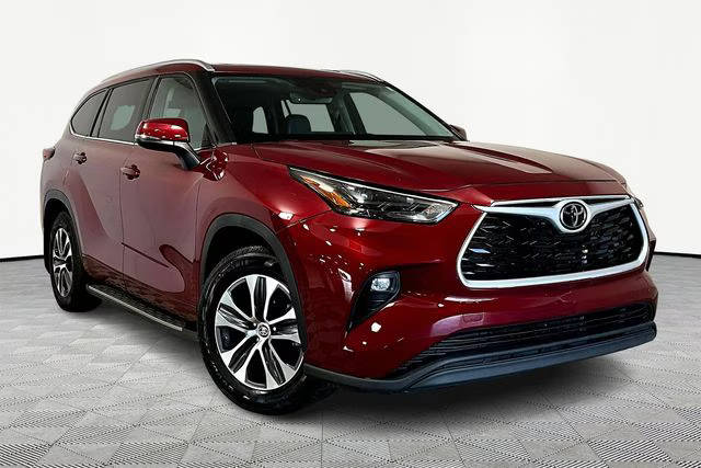 2022 Toyota Highlander XLE FWD photo