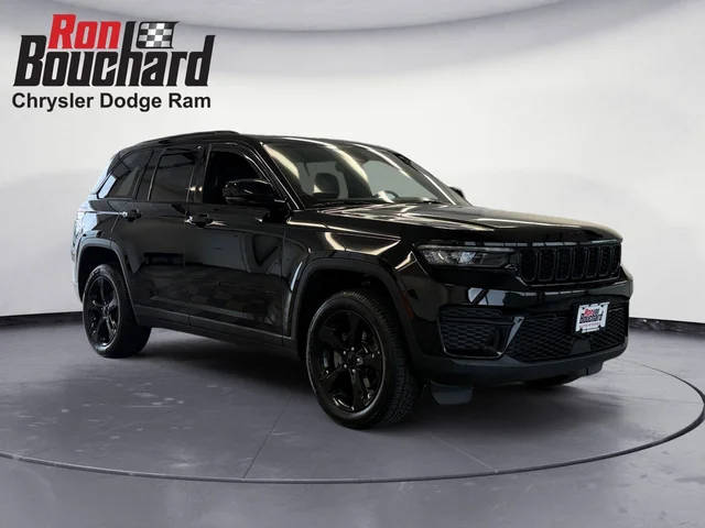 2023 Jeep Grand Cherokee Altitude 4WD photo