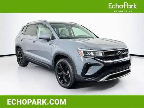2023 Volkswagen Taos SE AWD photo