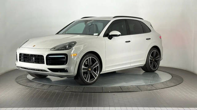 2023 Porsche Cayenne GTS AWD photo