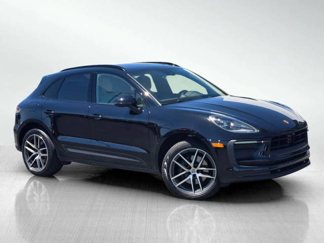 2023 Porsche Macan AWD photo