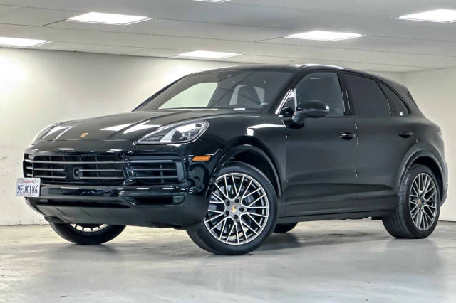 2023 Porsche Cayenne Platinum Edition AWD photo