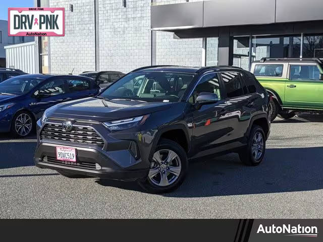 2023 Toyota RAV4 XLE AWD photo