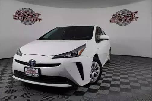 2021 Toyota Prius L Eco FWD photo