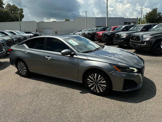 2023 Nissan Altima 2.5 SV FWD photo