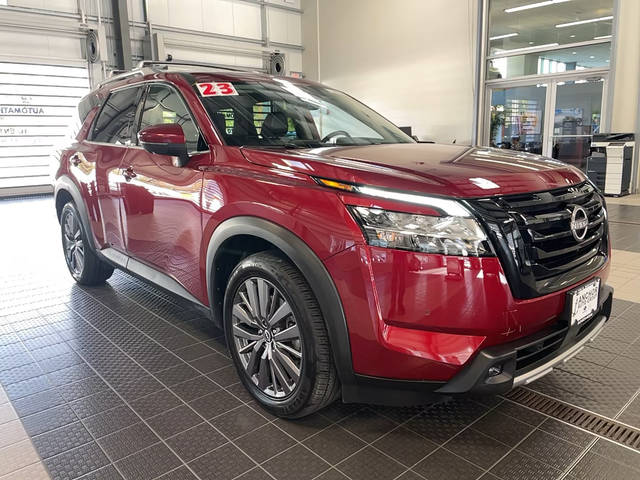 2023 Nissan Pathfinder SL 4WD photo