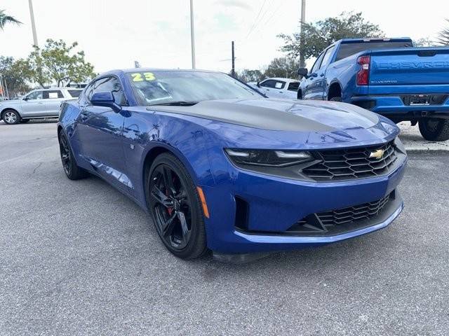 2023 Chevrolet Camaro 3LT RWD photo