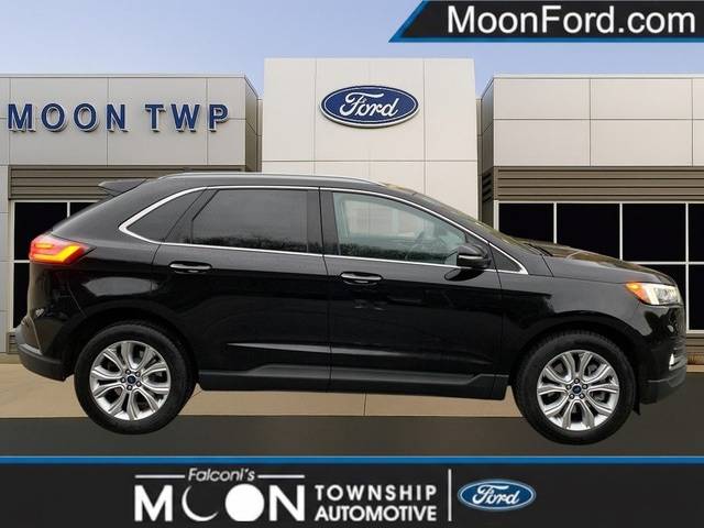 2022 Ford Edge Titanium AWD photo