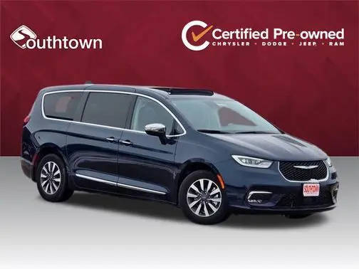 2023 Chrysler Pacifica Minivan Hybrid Limited FWD photo