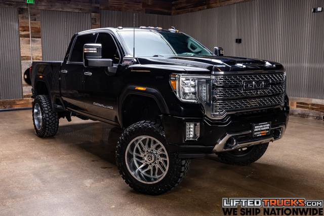 2023 GMC Sierra 2500HD Denali 4WD photo