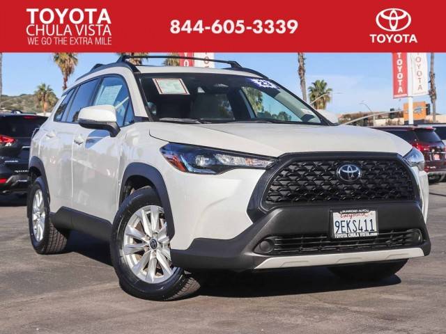 2023 Toyota Corolla Cross LE AWD photo
