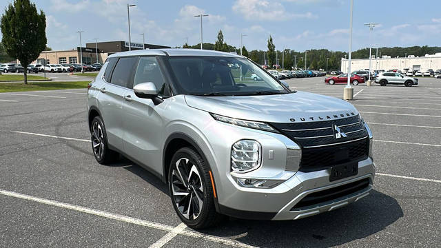 2022 Mitsubishi Outlander SE 4WD photo