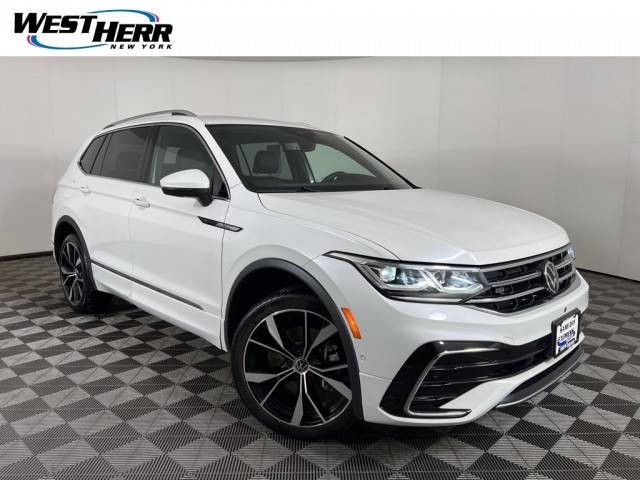 2023 Volkswagen Tiguan SEL R-Line AWD photo