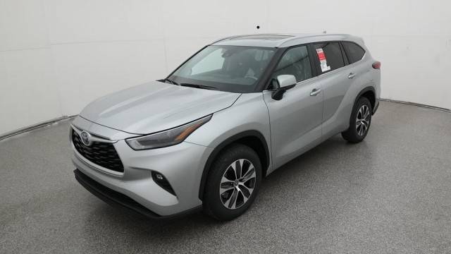 2023 Toyota Highlander Hybrid XLE FWD photo