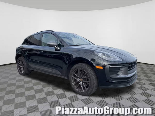 2023 Porsche Macan T AWD photo