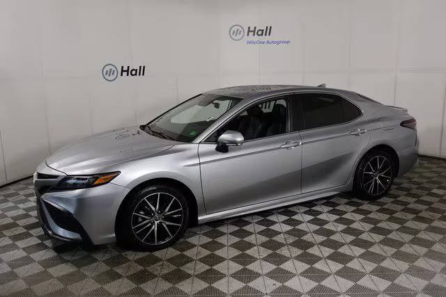 2023 Toyota Camry SE FWD photo