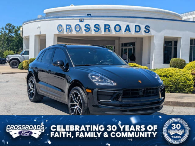2023 Porsche Macan AWD photo