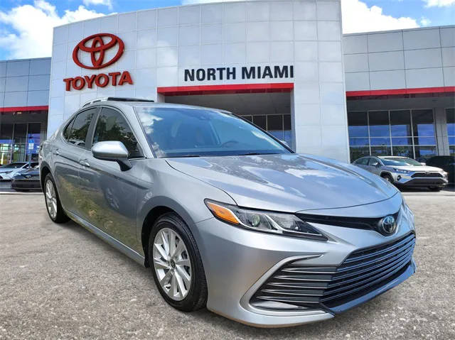 2023 Toyota Camry LE FWD photo