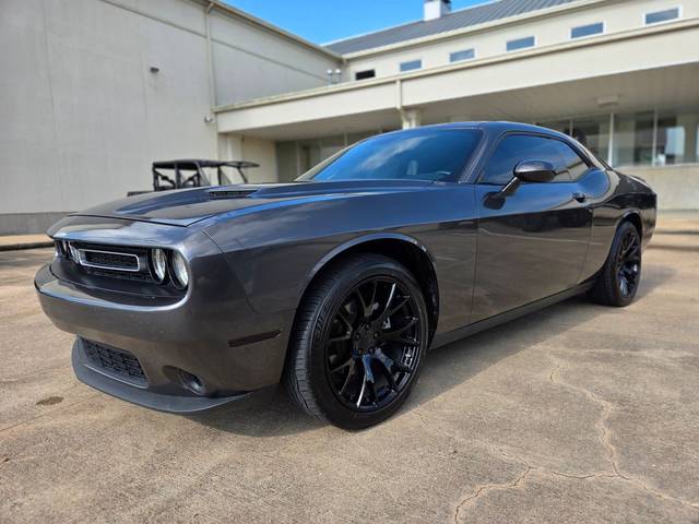 2023 Dodge Challenger SXT RWD photo