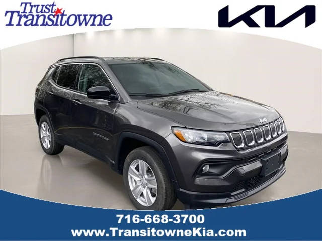 2022 Jeep Compass Latitude 4WD photo