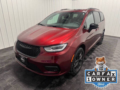 2023 Chrysler Pacifica Minivan Limited AWD photo